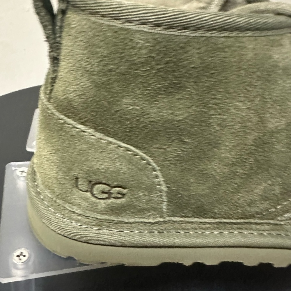 UGG Neumel - Picture 7 of 12